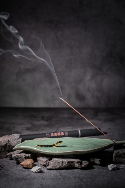 “Silk Road Convergence” Gilded Silkworm Incense Holder | A Contemporary Yaozhou Ceramic Tribute to Silk, Tea, and Ancient Trade Routes