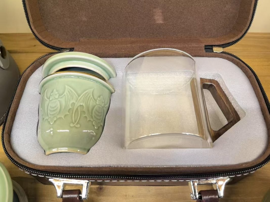 Glass tea cup with ceramic infuser Yaozhou style