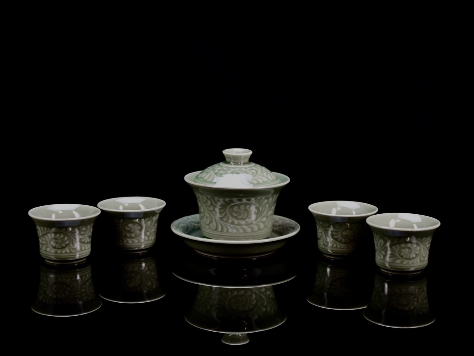 Tang scroll pattern gaiwan Yaozhou celadon Chinese tea set gift box Tang scroll pattern gaiwan Yaozhou celadon Chinese tea set gift box