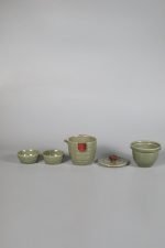 Tang dynasty dragon relief Yaozhou celadon teapot lid