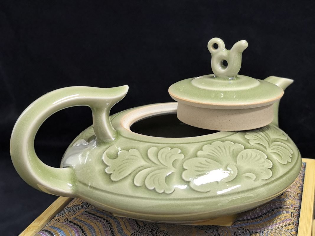 Yaozhou celadon scroll pattern carving detail