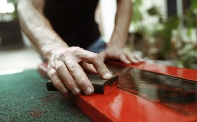 artisan polishing lacquer ash layers