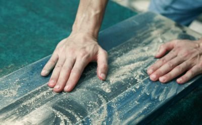 artisan polishing lacquerware surface